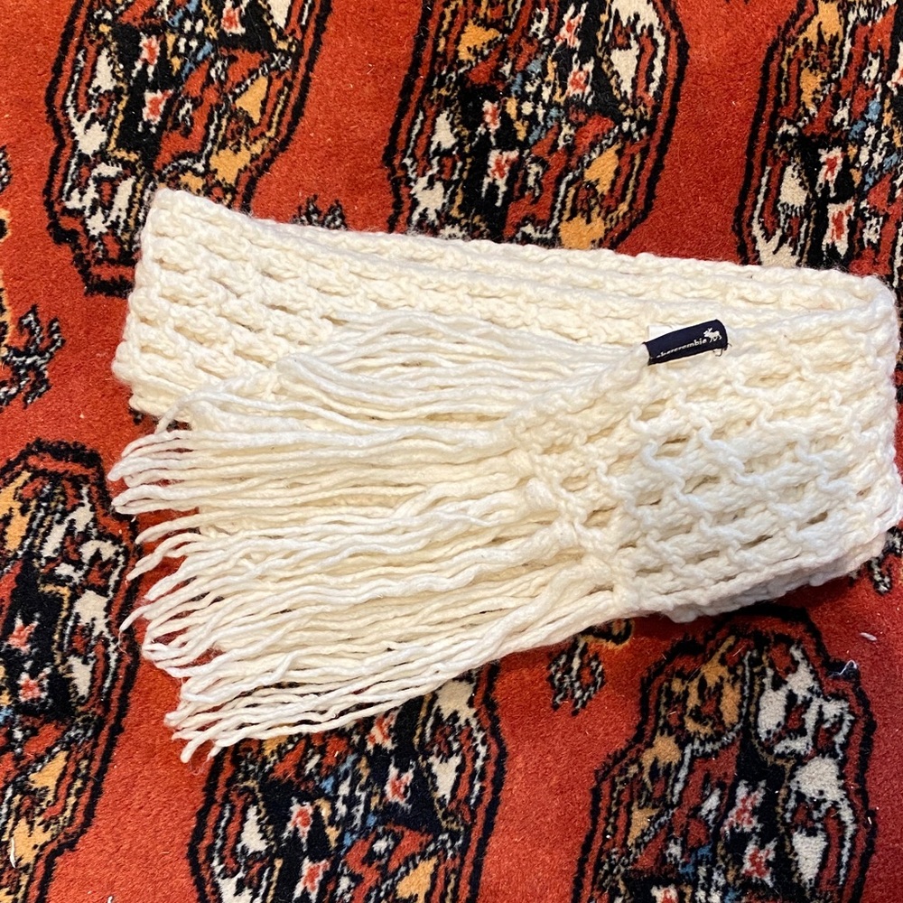 Vintage Y2K Elegant Cream Knit Scarf